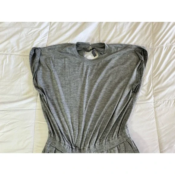 Vuori All Day Jumpsuit Short Sleeve Jumpsuit In Grey Size Large Short Sleeve - Picture 2 of 7